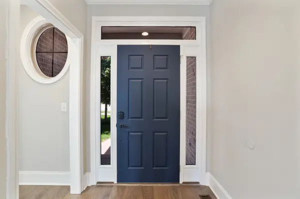 212 Lotus Ct, Hendersonville, TN 37075