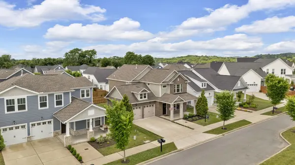 616 Penhurst Pl, Hendersonville, TN 37075