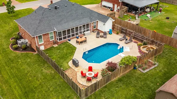106 Cross Creek Ln, Hendersonville, TN 37075