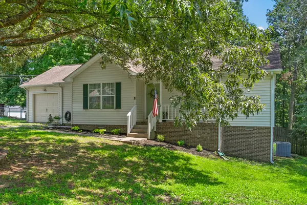 2930 Charlie Sleigh Rd, Woodlawn, TN 37191