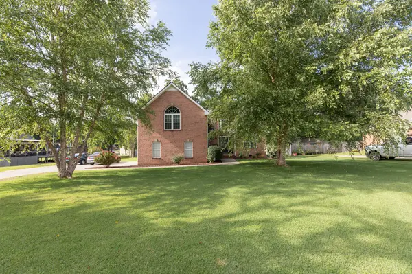 206 Applewood Dr, White House, TN 37188