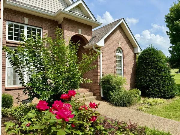 740 N Palmers Chapel Rd, White House, TN 37188