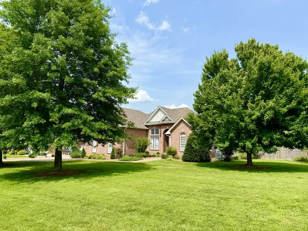 740 N Palmers Chapel Rd, White House, TN 37188