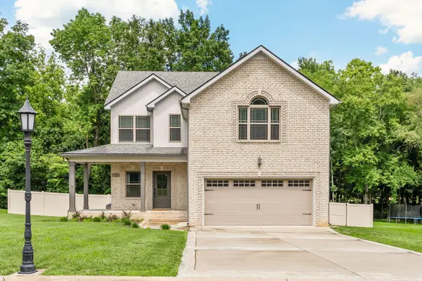 1327 Morning Star Dr, Clarksville, TN 37042