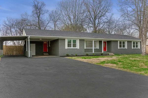 300 Donna Dr, Hopkinsville, KY 42240