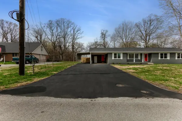 300 Donna Dr, Hopkinsville, KY 42240