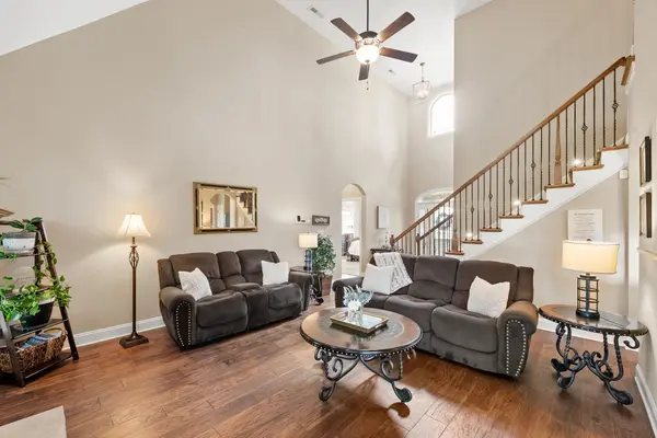 2969 Eliza Dr, Clarksville, TN 37043