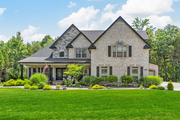 1220 Reda Dr, Clarksville, TN 37042