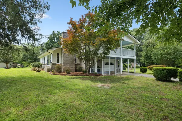 703 Flower Lane Dr, Estill Springs, TN 37330