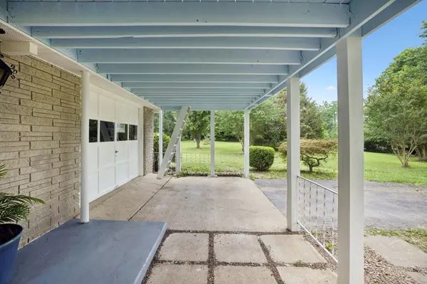 703 Flower Lane Dr, Estill Springs, TN 37330