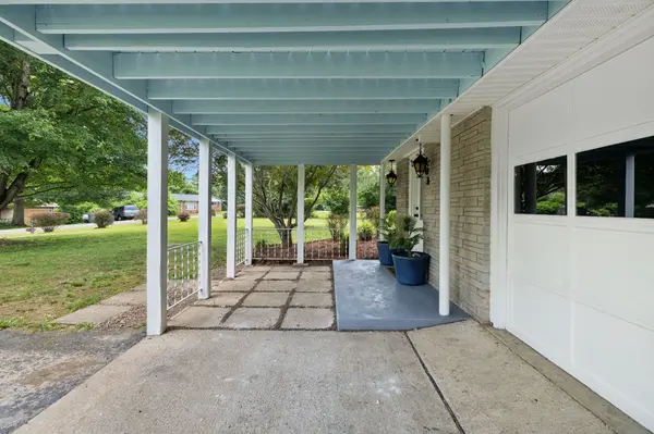 703 Flower Lane Dr, Estill Springs, TN 37330