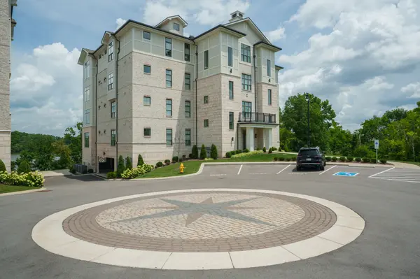 1024 Club View Drive #C 202, Gallatin, TN 37066