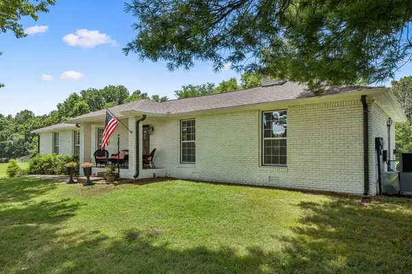 1009 Bunker Hill Dr, Arrington, TN 37014