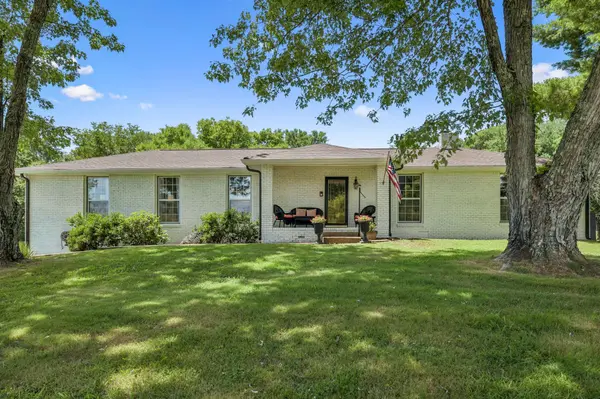 1009 Bunker Hill Dr, Arrington, TN 37014