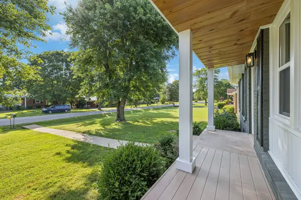 4011 Brookside Dr, Columbia, TN 38401