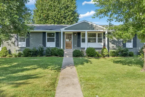 4011 Brookside Dr, Columbia, TN 38401