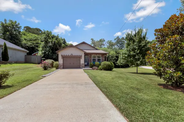 200 Woodsong Ln, Columbia, TN 38401
