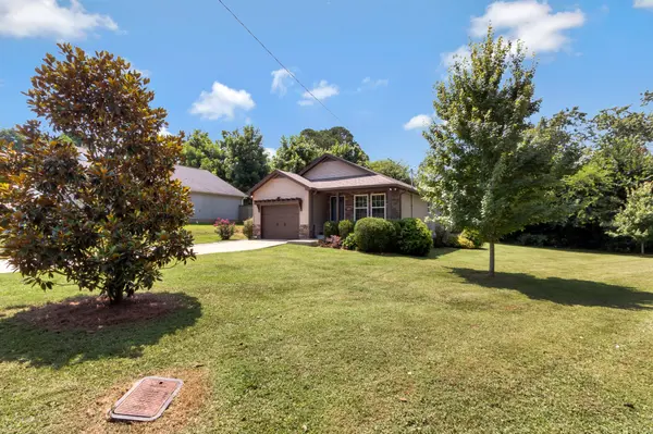 200 Woodsong Ln, Columbia, TN 38401