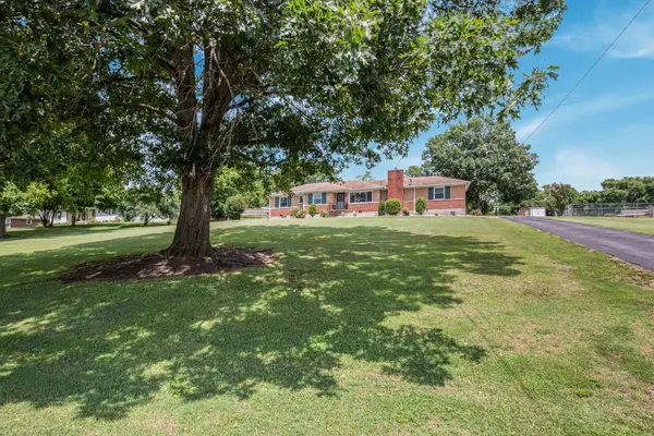 3905 Oxbow Dr, Nashville, TN 37207