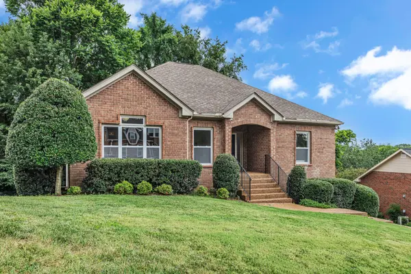 6708 Autumnwood Dr, Nashville, TN 37221
