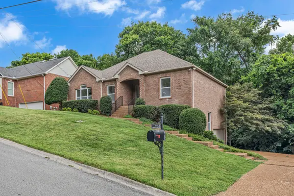 6708 Autumnwood Dr, Nashville, TN 37221