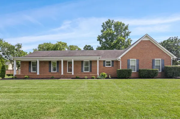 811 Banner Dr, Murfreesboro, TN 37129