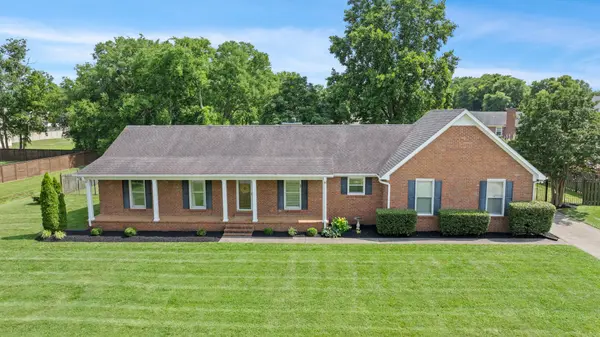 811 Banner Dr, Murfreesboro, TN 37129