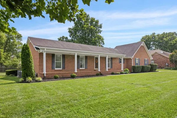 811 Banner Dr, Murfreesboro, TN 37129
