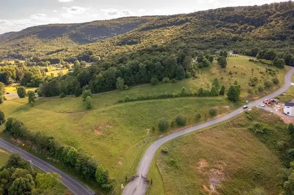 29 Escape Drive, Evensville, TN 37332