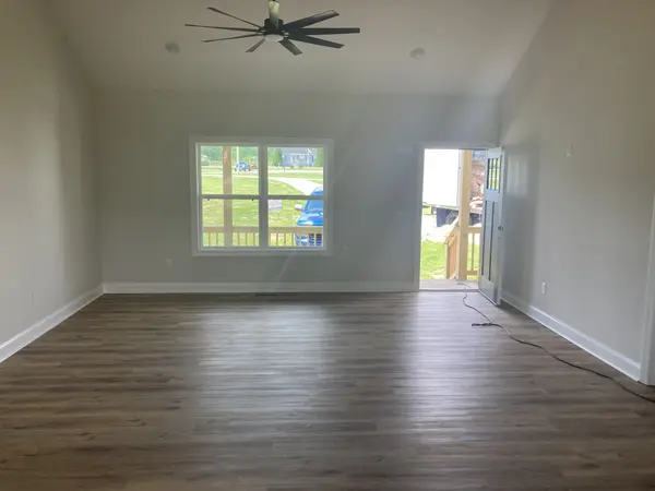 2486 Jason Dr, Chapel Hill, TN 37034