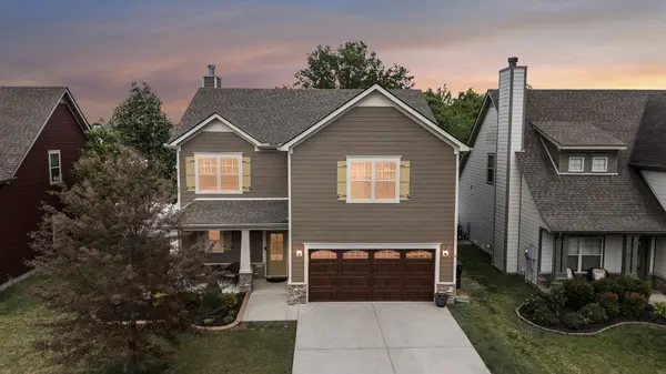 5833 Enclave Dr, Murfreesboro, TN 37128
