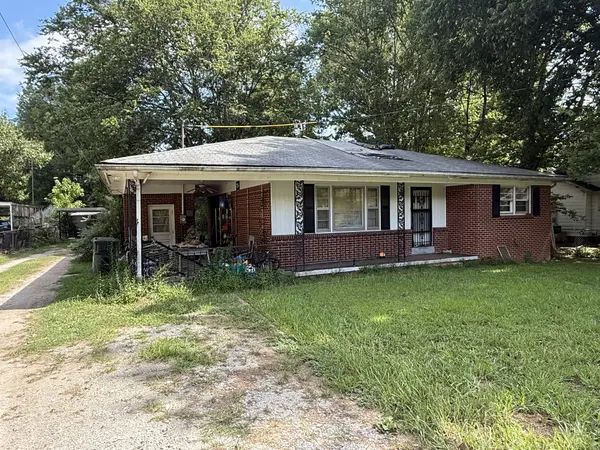 107 Ash St, Bruceton, TN 38317