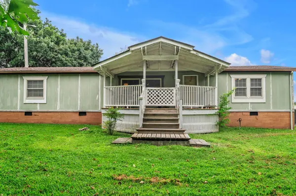 5645 Price Rd, Orlinda, TN 37141