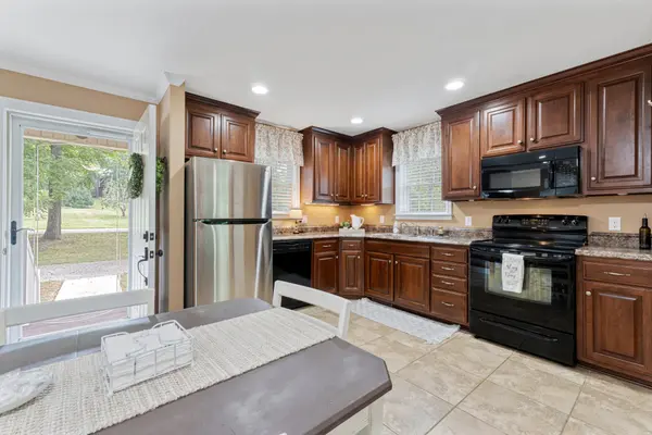 400 Cascade Hollow Rd, Normandy, TN 37360