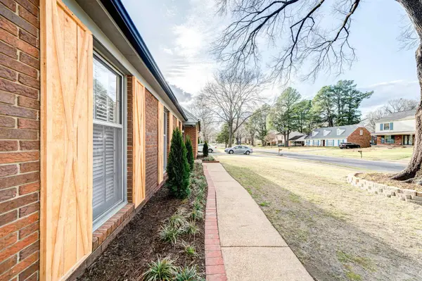 5581 HINTON AVE, Memphis, TN 38119
