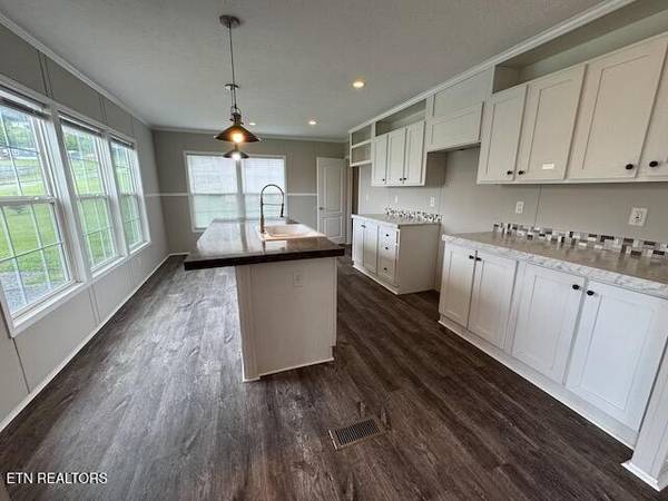 172 Rolling Hills Drive, Church Hill, TN 37642
