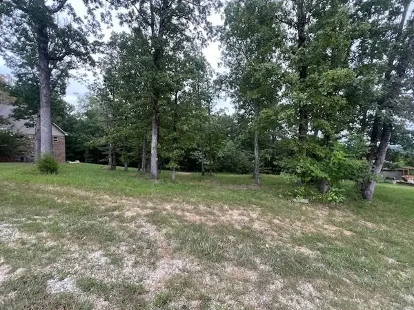 489 RIVERS EDGE DR, Bath Springs, TN 38311