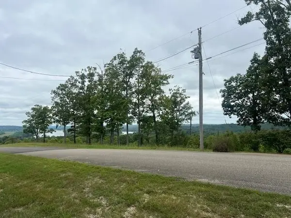 489 RIVERS EDGE DR, Bath Springs, TN 38311