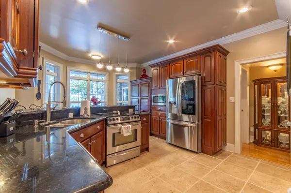984 SKYLINE DR, Clifton, TN 38425