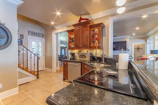 984 SKYLINE DR, Clifton, TN 38425