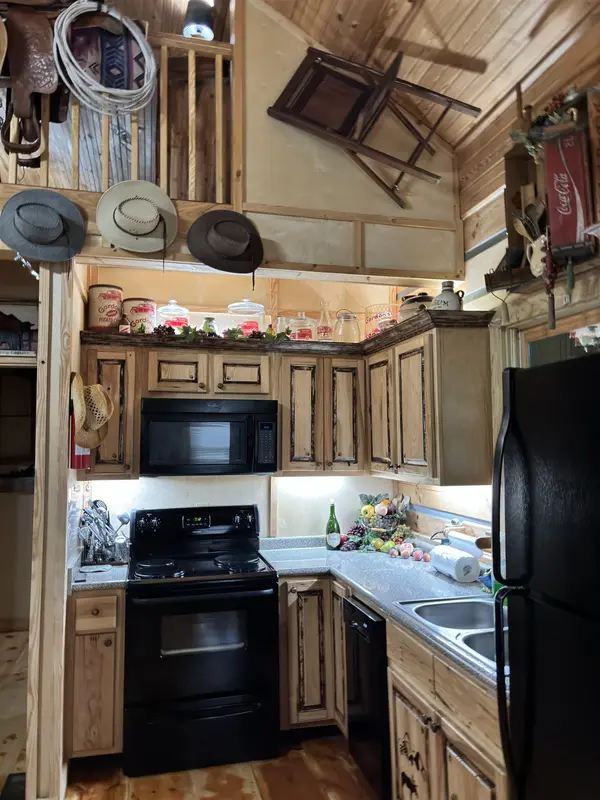 120 TATER BUG LN, Clifton, TN 38425