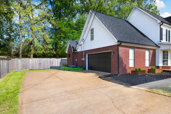 364 FARMER TRL, Atoka, TN 38004