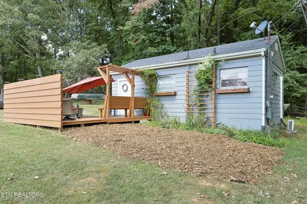 3809 Thrall Rd, Knoxville, TN 37918