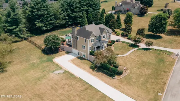 2340 Southern Shade Blvd, Knoxville, TN 37932