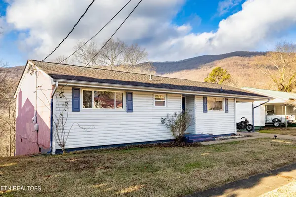 135 Upper Airbase Lane, Briceville, TN 37710