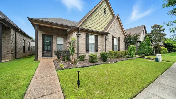 1995 S BEND DR, Cordova, TN 38016