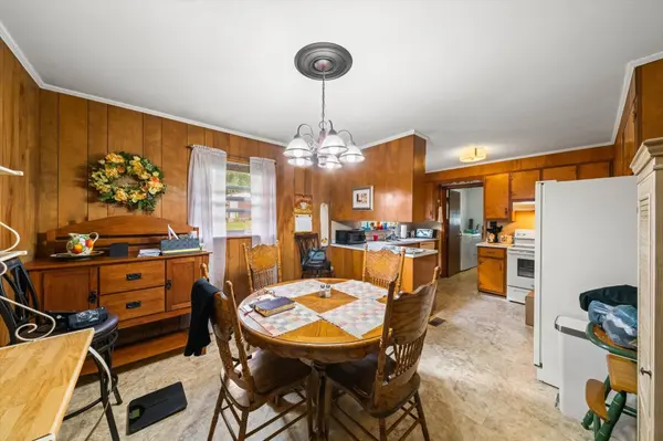 738 Lawrence Street, Etowah, TN 37331