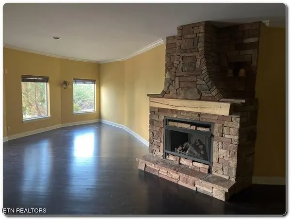 461 Trotline Rd, Dandridge, TN 37725