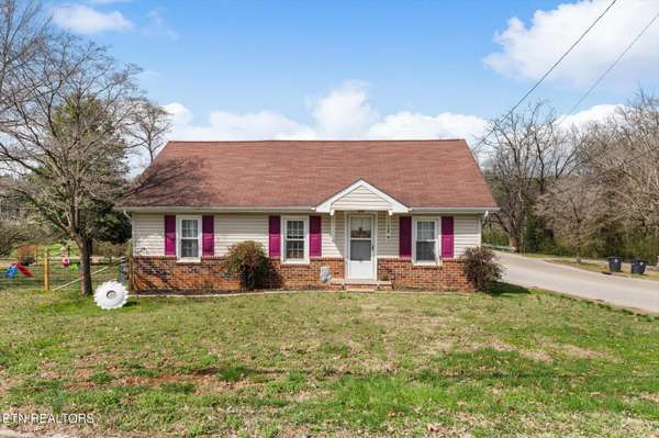 1036 Jones St, Athens, TN 37303