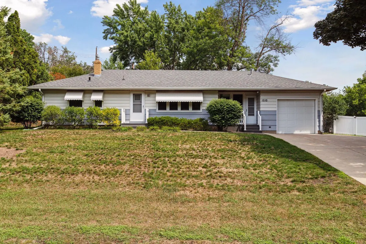 1510 Constance DR W, Golden Valley, MN 55422